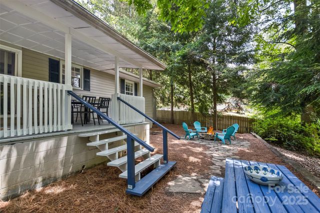 24 Evelake Drive, Asheville, NC 28806