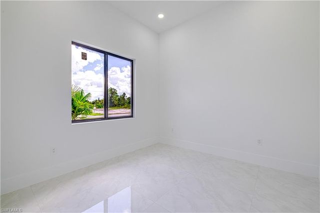 1913 Irving AVE, Lehigh Acres, FL 33972