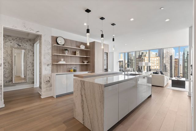 363 E Wacker Drive 2106, Chicago, IL 60601