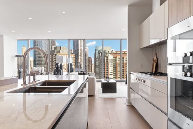 363 E Wacker Drive 2106, Chicago, IL 60601