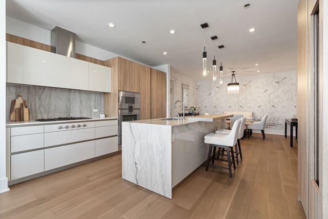 363 E Wacker Drive 2106, Chicago, IL 60601