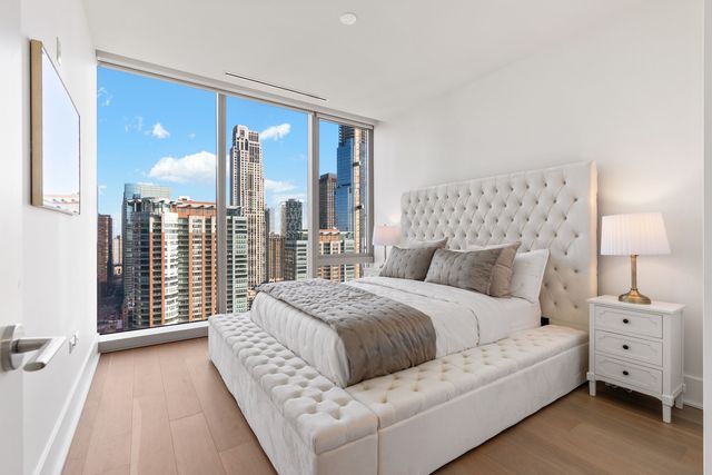 363 E Wacker Drive 2106, Chicago, IL 60601