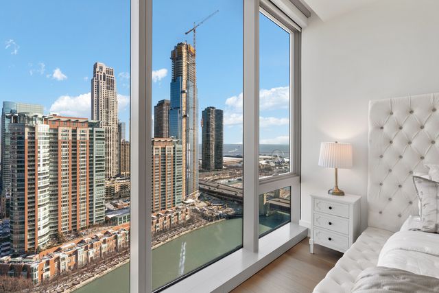 363 E Wacker Drive 2106, Chicago, IL 60601