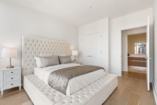 363 E Wacker Drive 2106, Chicago, IL 60601