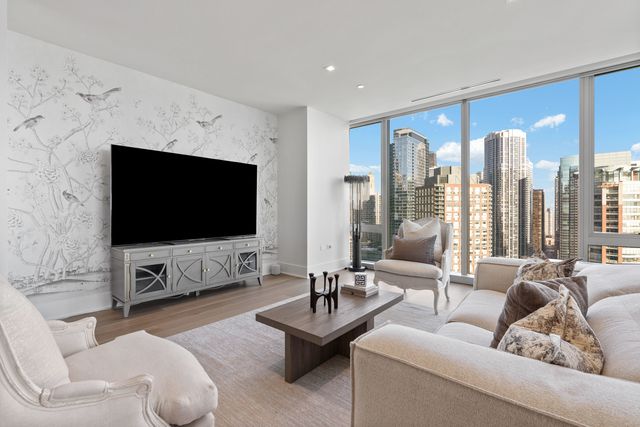 363 E Wacker Drive 2106, Chicago, IL 60601