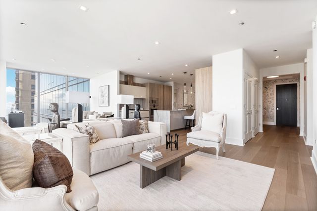 363 E Wacker Drive 2106, Chicago, IL 60601