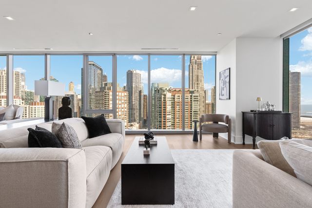 363 E Wacker Drive 2106, Chicago, IL 60601