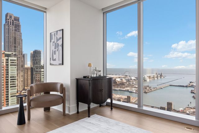 363 E Wacker Drive 2106, Chicago, IL 60601