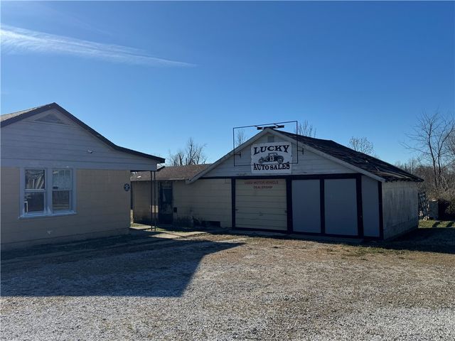 1220 N 13th Street, Rogers, AR 72756