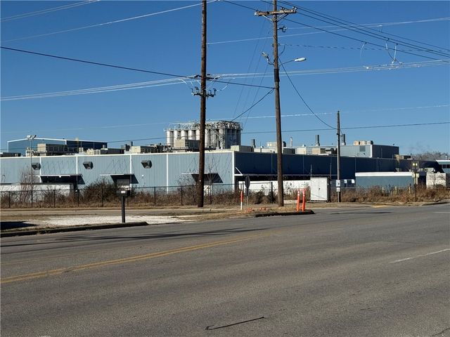 1220 N 13th Street, Rogers, AR 72756