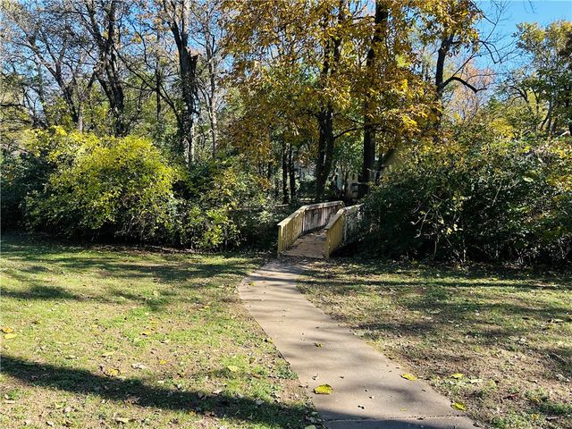 2074 N Kantz Lane, Fayetteville, AR 72703