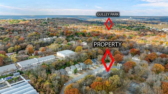 2074 N Kantz Lane, Fayetteville, AR 72703