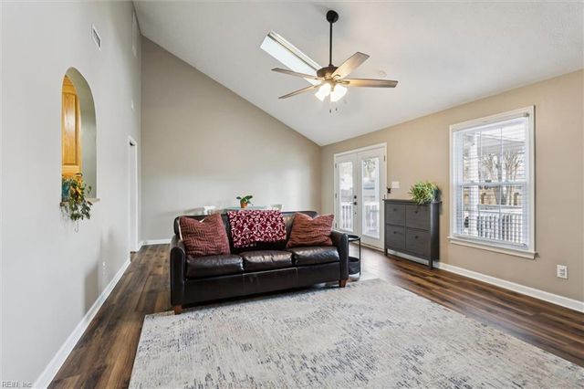 1244 Hatchland PL, Newport News, VA 23608