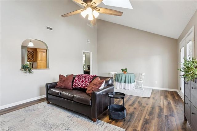 1244 Hatchland PL, Newport News, VA 23608