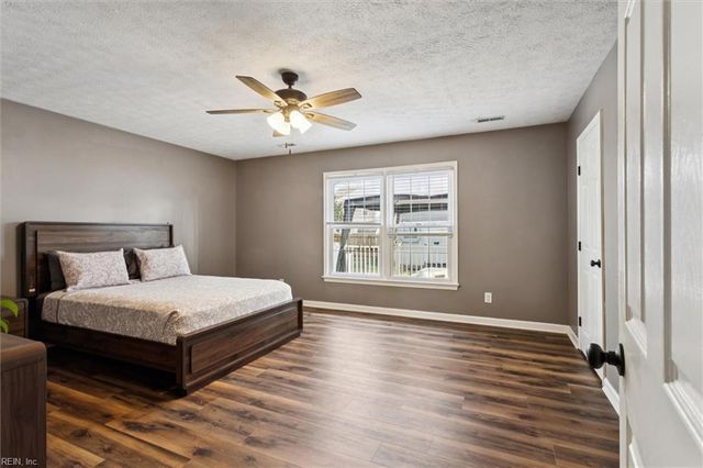 1244 Hatchland PL, Newport News, VA 23608