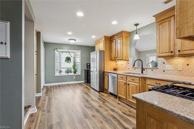 1244 Hatchland PL, Newport News, VA 23608