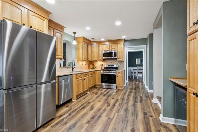 1244 Hatchland PL, Newport News, VA 23608