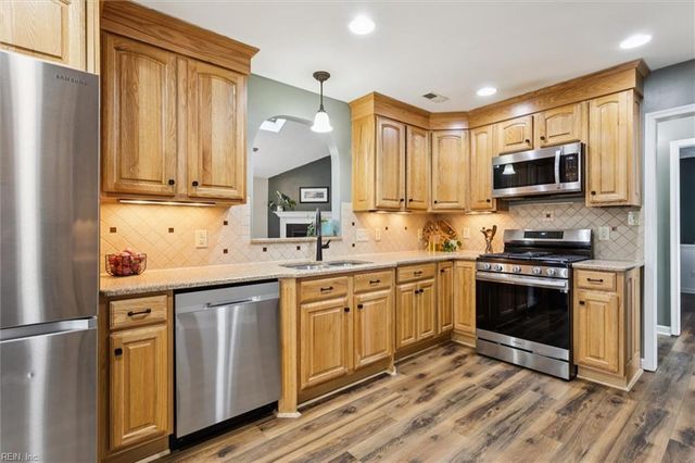 1244 Hatchland PL, Newport News, VA 23608