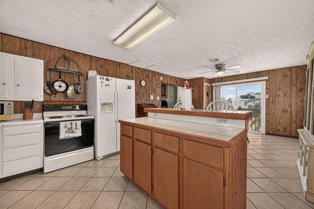 16606 Bermuda Way, Jamaica Beach, TX 77554