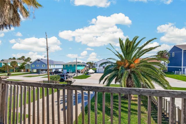 16606 Bermuda Way, Jamaica Beach, TX 77554