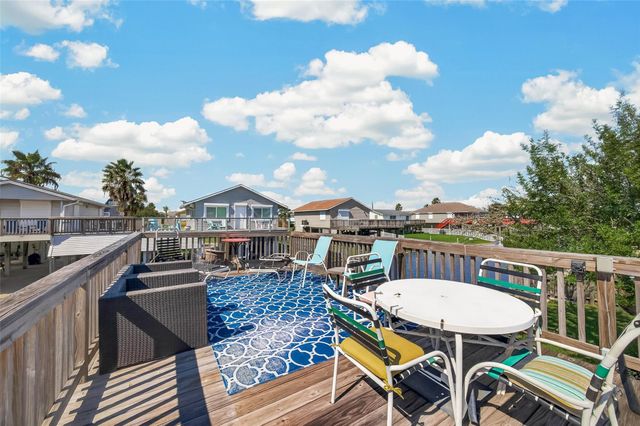 16606 Bermuda Way, Jamaica Beach, TX 77554