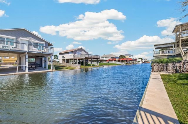16606 Bermuda Way, Jamaica Beach, TX 77554