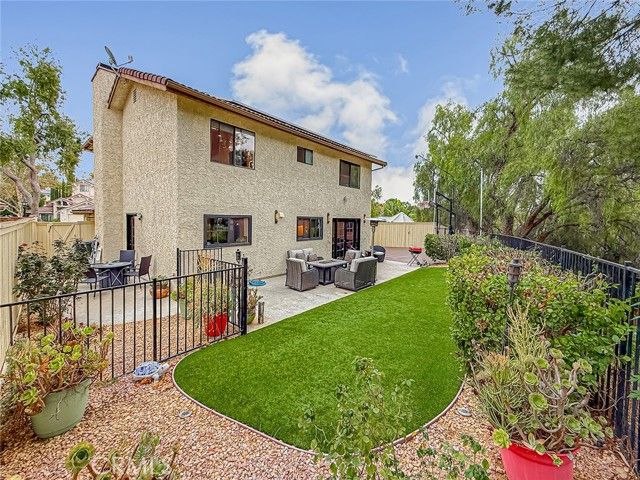 1079 Powderhorn Court, Oak Park, CA 91377