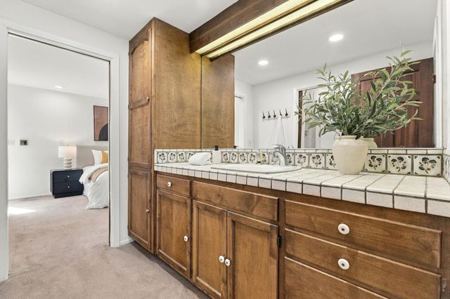 858 Arbor Road, Menlo Park, CA 94025