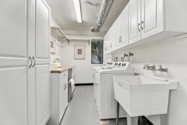 858 Arbor Road, Menlo Park, CA 94025