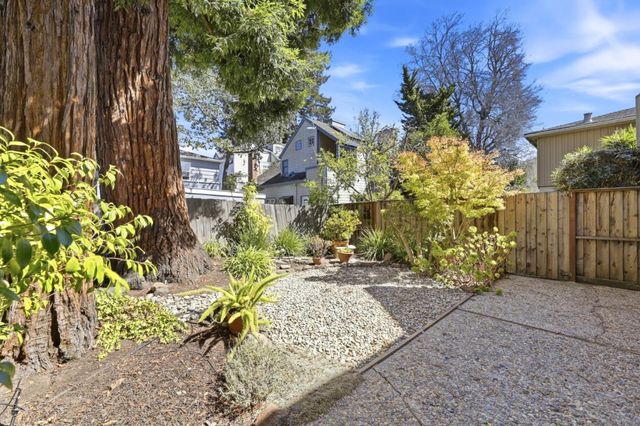 858 Arbor Road, Menlo Park, CA 94025