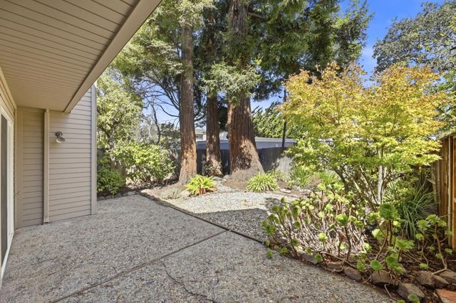 858 Arbor Road, Menlo Park, CA 94025
