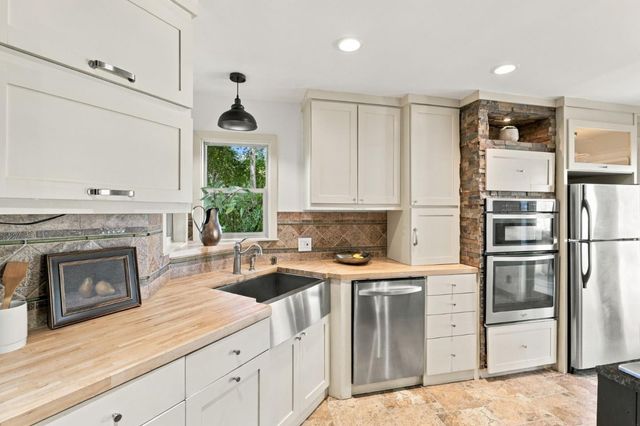 858 Arbor Road, Menlo Park, CA 94025