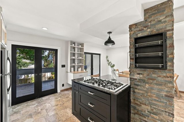 858 Arbor Road, Menlo Park, CA 94025