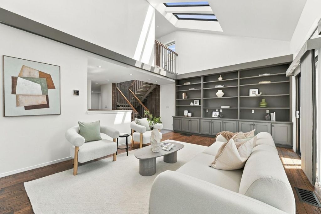 858 Arbor Road, Menlo Park, CA 94025