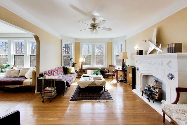 6430 N Glenwood Avenue 2J, Chicago, IL 60626