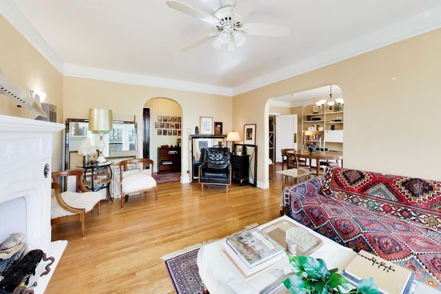 6430 N Glenwood Avenue 2J, Chicago, IL 60626