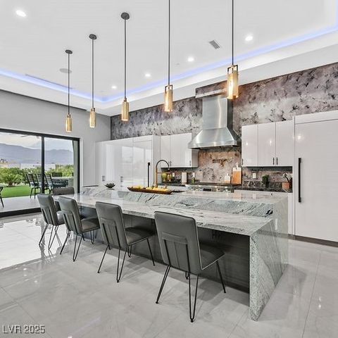 5400 Mello Avenue, Las Vegas, NV 89131