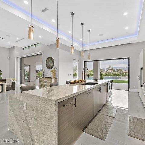 5400 Mello Avenue, Las Vegas, NV 89131