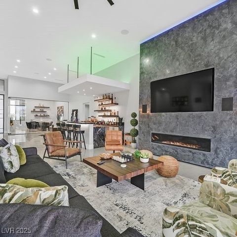 5400 Mello Avenue, Las Vegas, NV 89131