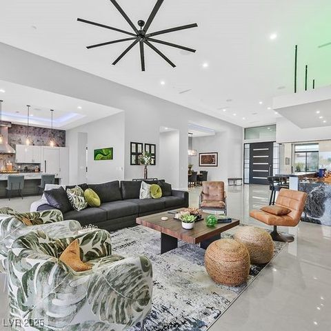 5400 Mello Avenue, Las Vegas, NV 89131