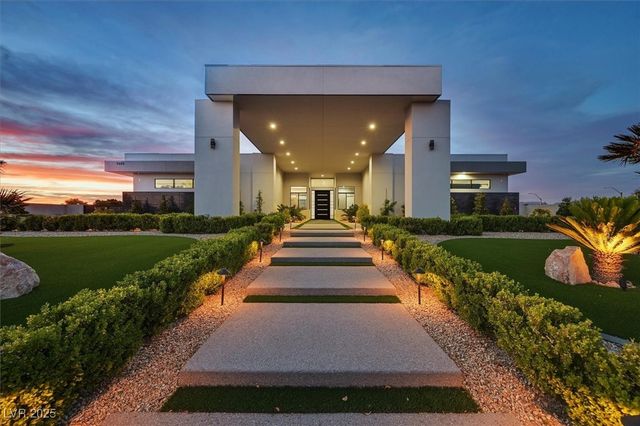 5400 Mello Avenue, Las Vegas, NV 89131