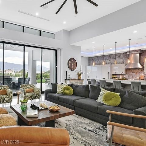 5400 Mello Avenue, Las Vegas, NV 89131