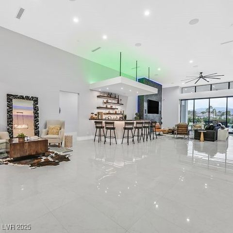 5400 Mello Avenue, Las Vegas, NV 89131