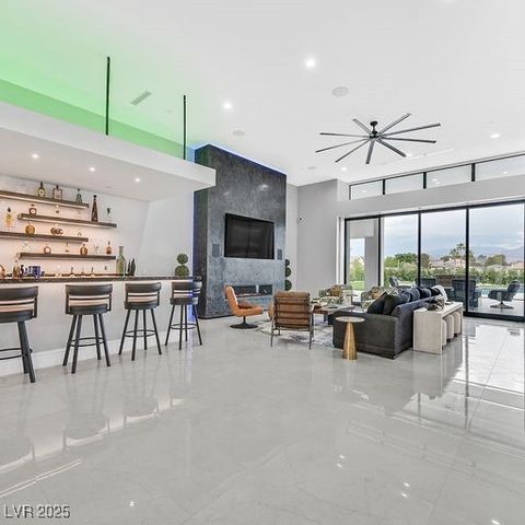 5400 Mello Avenue, Las Vegas, NV 89131