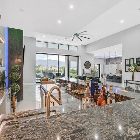 5400 Mello Avenue, Las Vegas, NV 89131