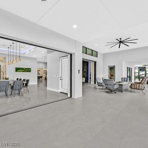 5400 Mello Avenue, Las Vegas, NV 89131