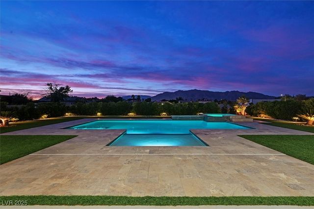 5400 Mello Avenue, Las Vegas, NV 89131