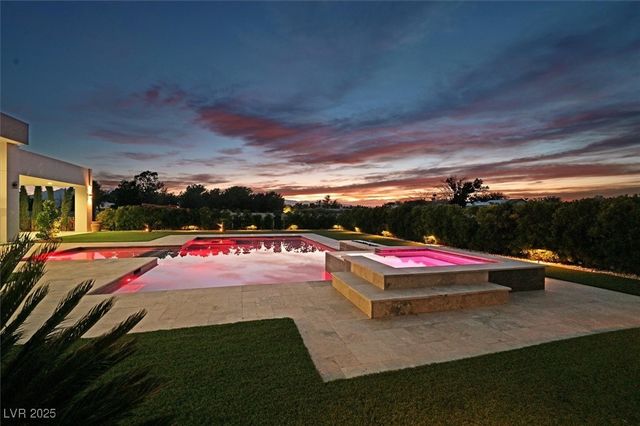 5400 Mello Avenue, Las Vegas, NV 89131