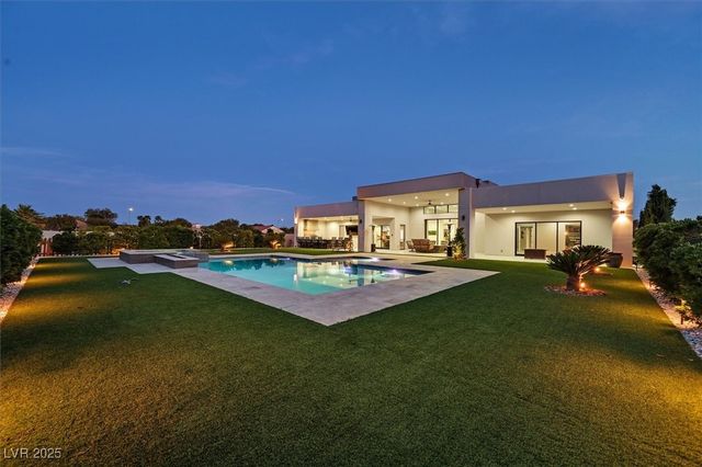 5400 Mello Avenue, Las Vegas, NV 89131