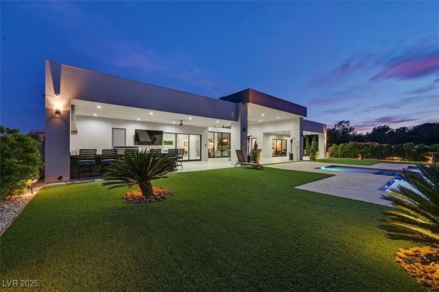 5400 Mello Avenue, Las Vegas, NV 89131